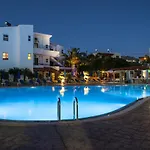 Coliseum Studios & Apartments
