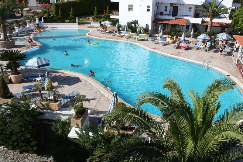 Coliseum & Hotel Pefki