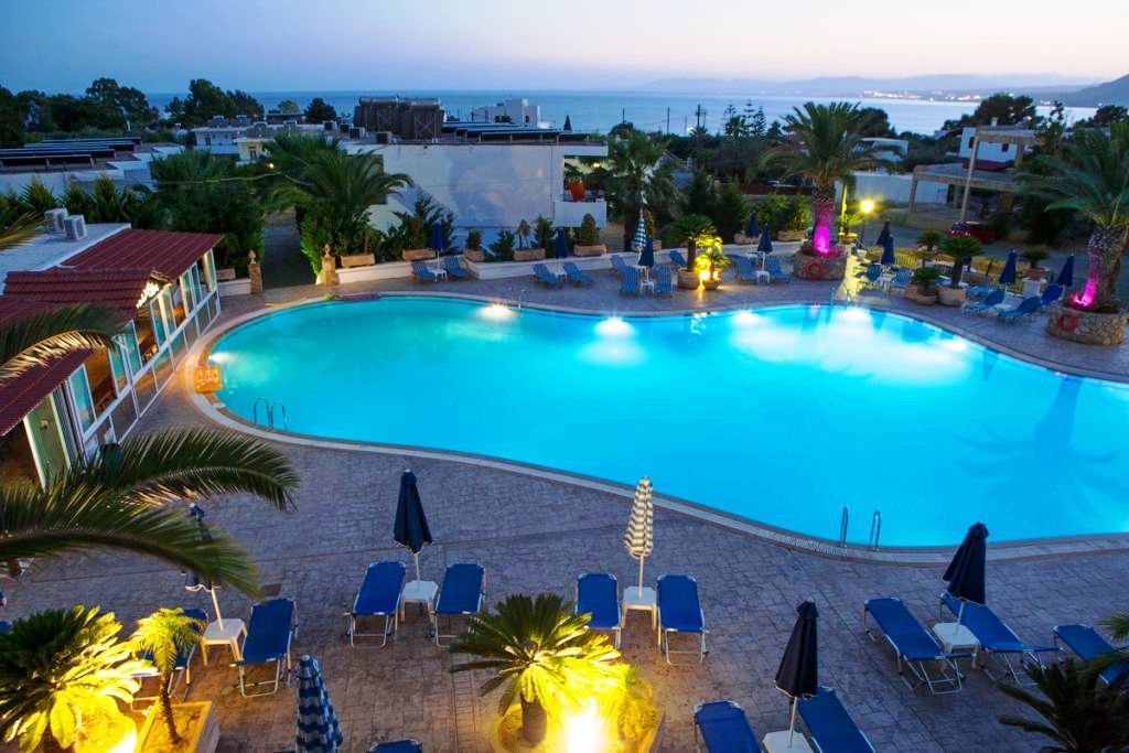 Coliseum & Hotel Pefki